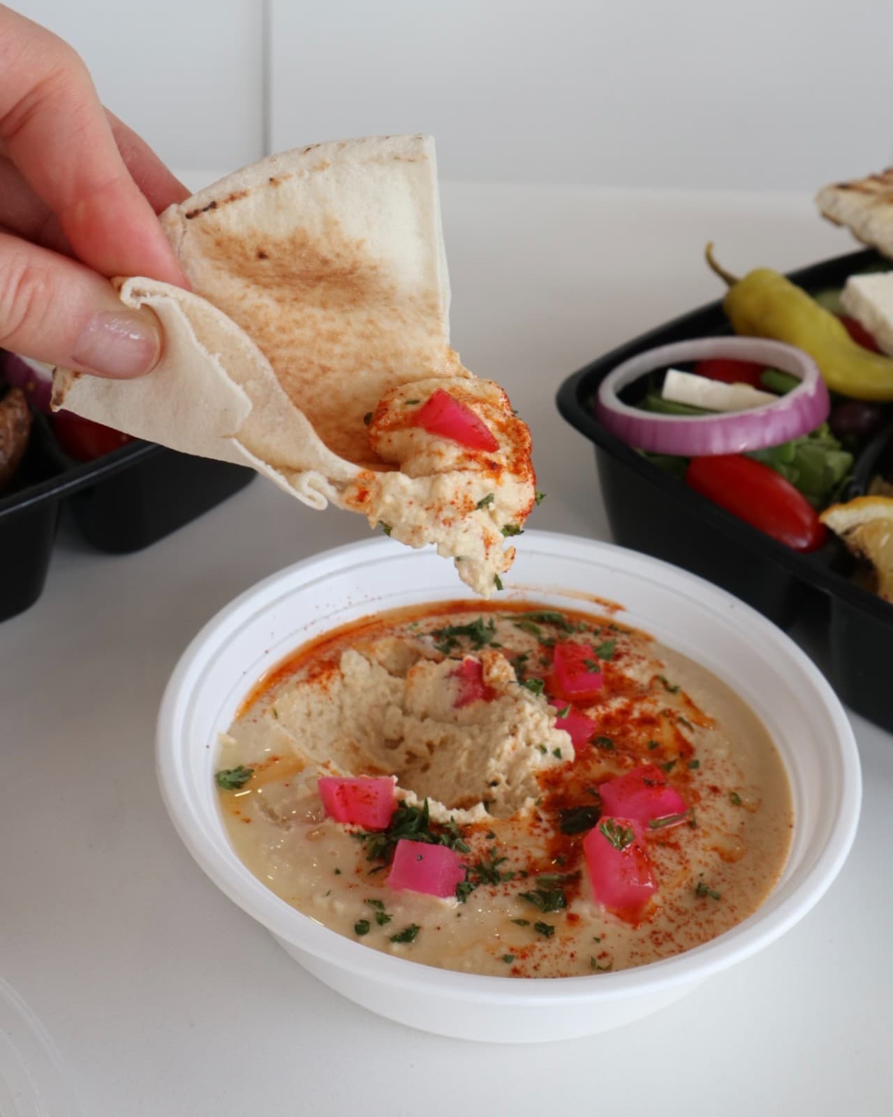 Hummus with 2 pita